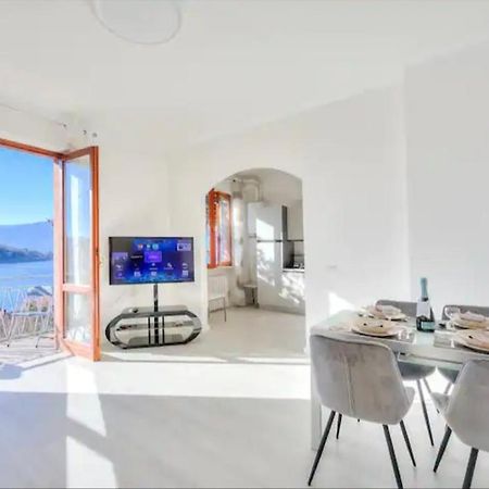 Apartment With View Lake Maggiore/Laveno Mombello Exteriör bild