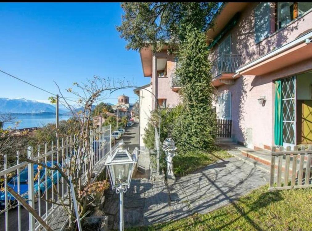Apartment With View Lake Maggiore/Laveno Mombello Exteriör bild