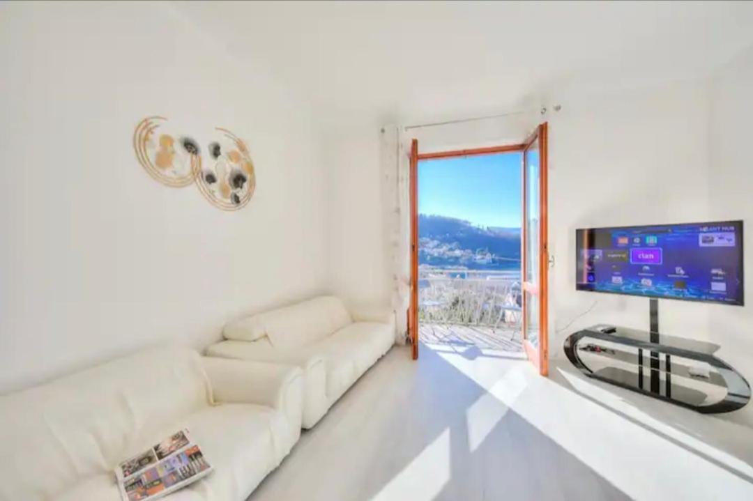 Apartment With View Lake Maggiore/Laveno Mombello Exteriör bild