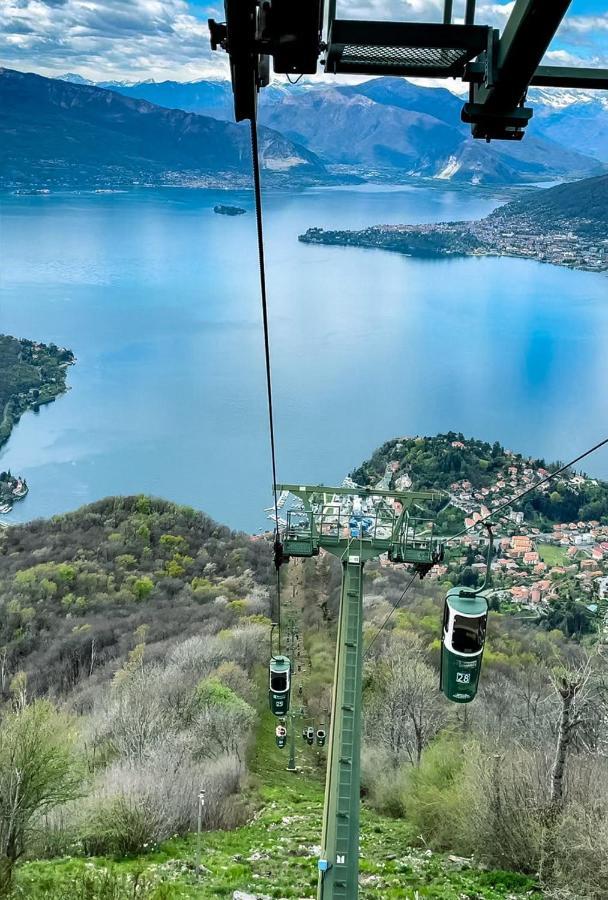 Apartment With View Lake Maggiore/Laveno Mombello Exteriör bild
