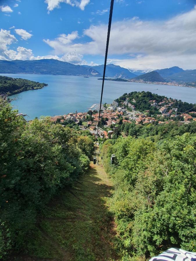 Apartment With View Lake Maggiore/Laveno Mombello Exteriör bild
